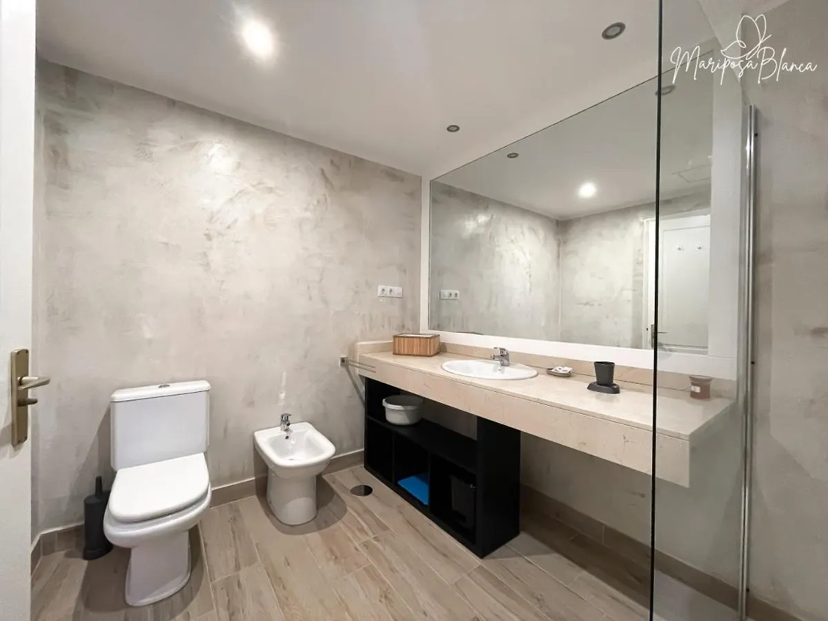 B-Rent Mariposa Private Garden Apartment Corralejo