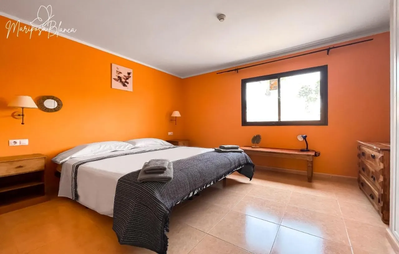 B-Rent Mariposa Private Garden Apartment Corralejo