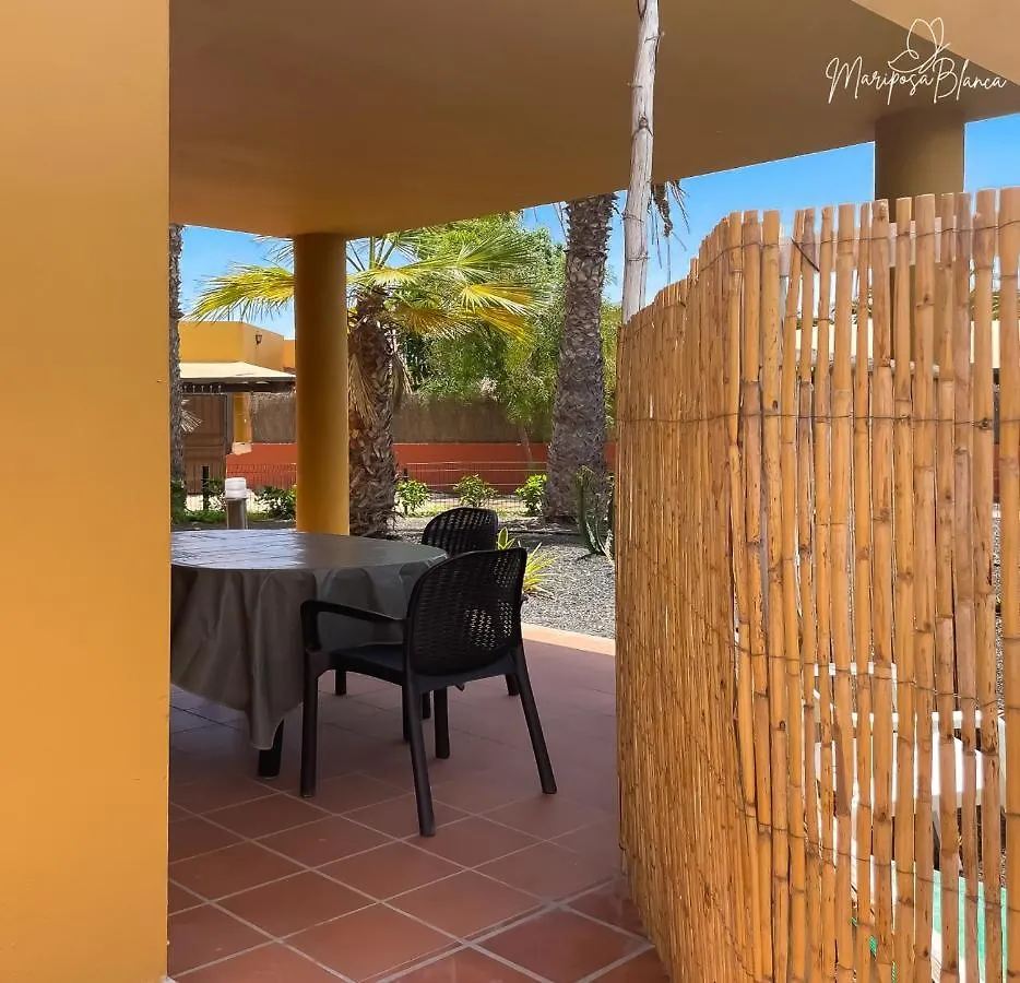 B-Rent Mariposa Private Garden Apartment Corralejo