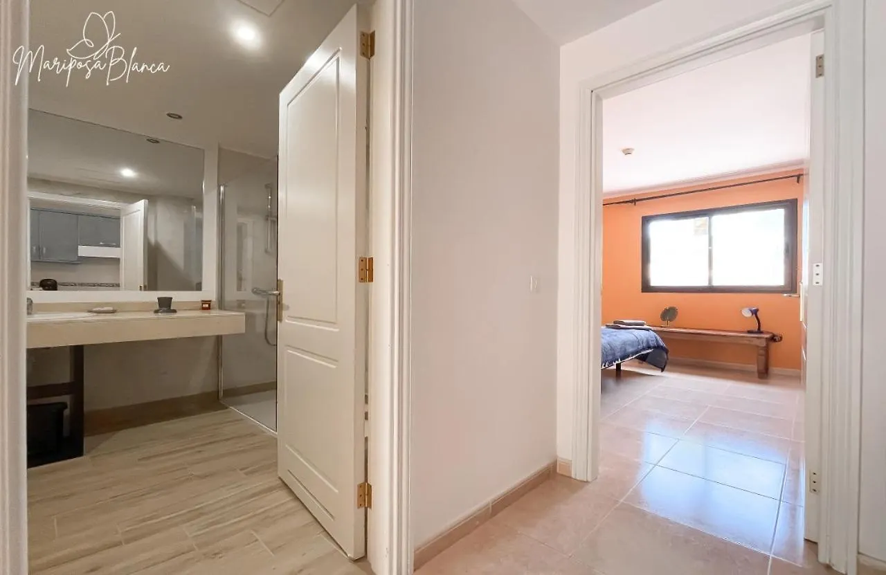 B-Rent Mariposa Private Garden Apartment Corralejo