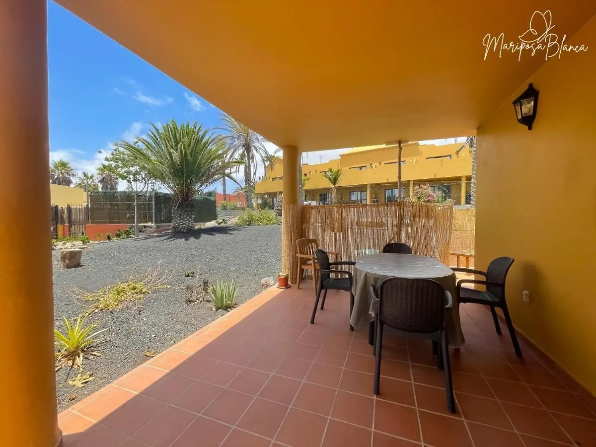 B-Rent Mariposa Private Garden Apartment Corralejo