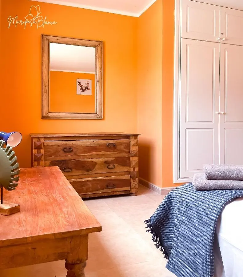 B-Rent Mariposa Private Garden Apartment Corralejo